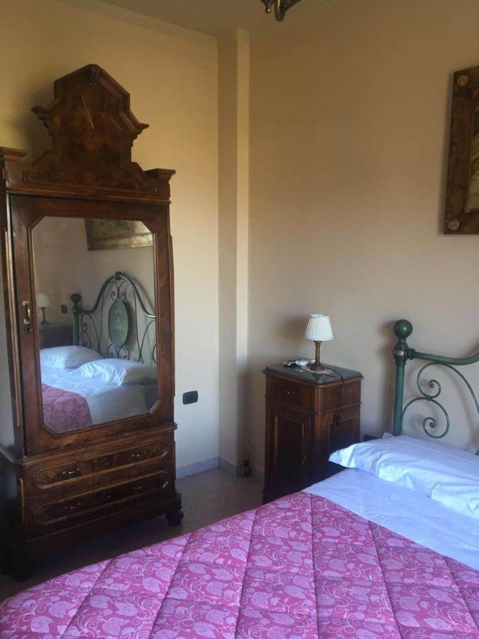 La Ginestra Hotel Castel San Lorenzo Luaran gambar