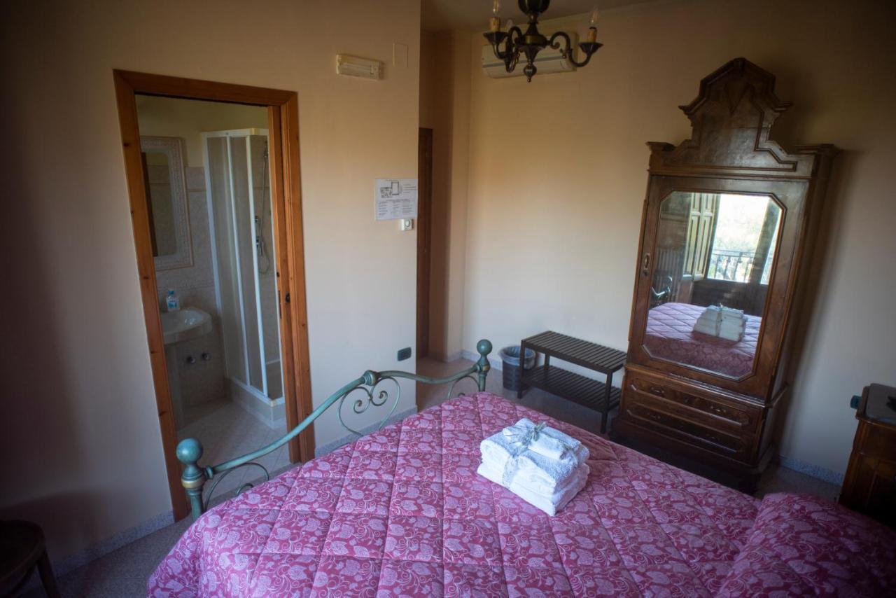 La Ginestra Hotel Castel San Lorenzo Luaran gambar