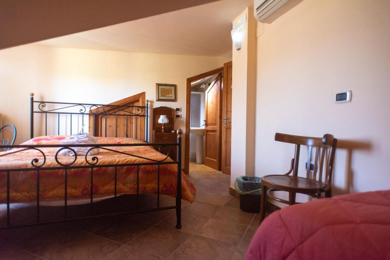 La Ginestra Hotel Castel San Lorenzo Luaran gambar
