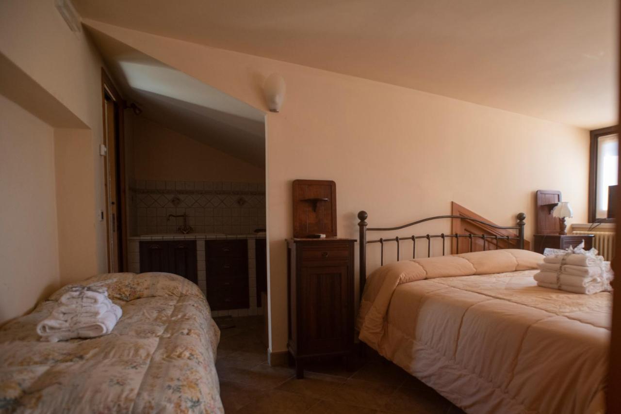 La Ginestra Hotel Castel San Lorenzo Luaran gambar