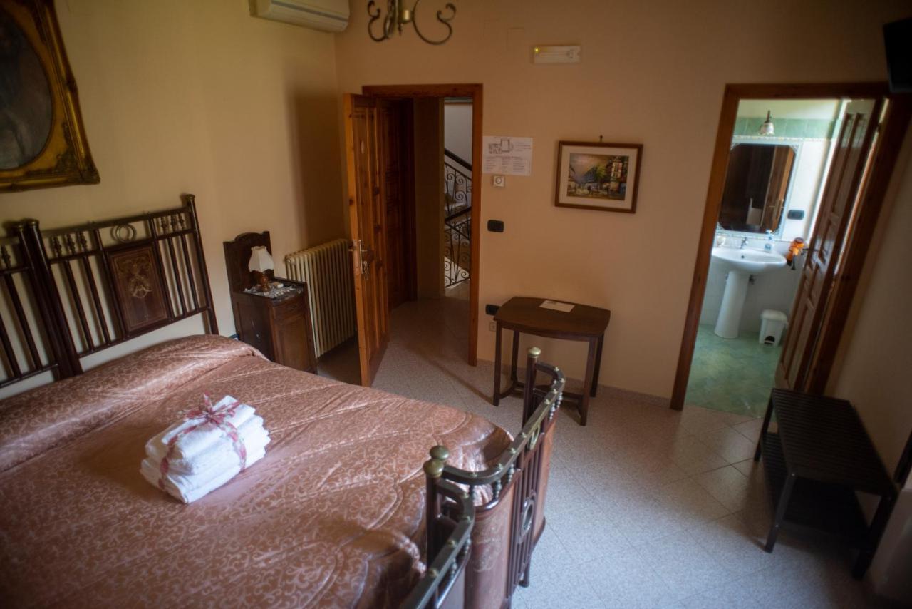 La Ginestra Hotel Castel San Lorenzo Luaran gambar