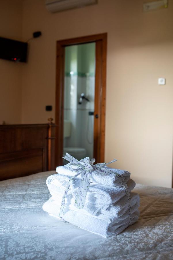La Ginestra Hotel Castel San Lorenzo Luaran gambar